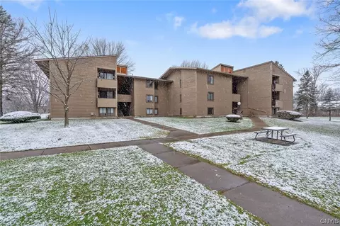 41 Watertree Dr #41, East Syracuse, NY 13057
