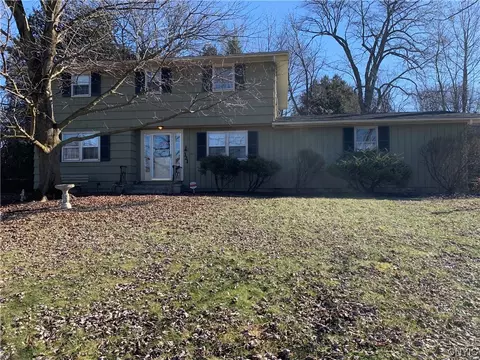 321 Southfield Dr, Fayetteville, NY 13066