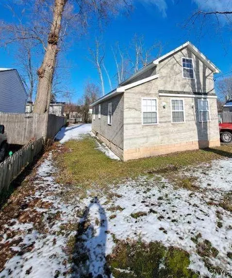 419 E Yates St, East Syracuse, NY 13057