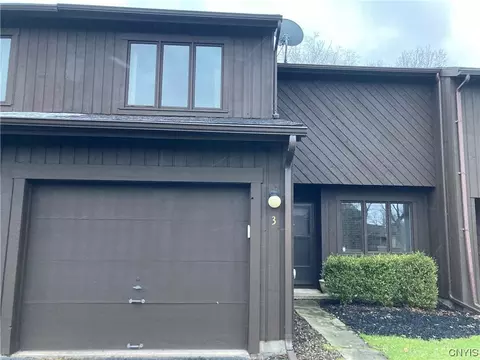 3 Jarvis Dr, Manlius, NY 13104