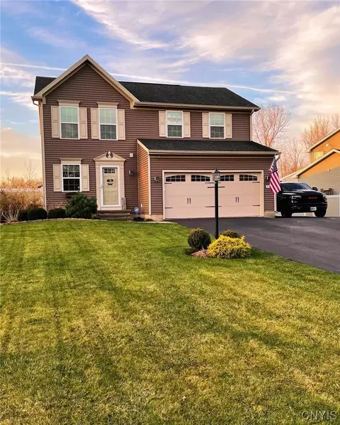 2152 Mercer St, Lysander, NY 13027