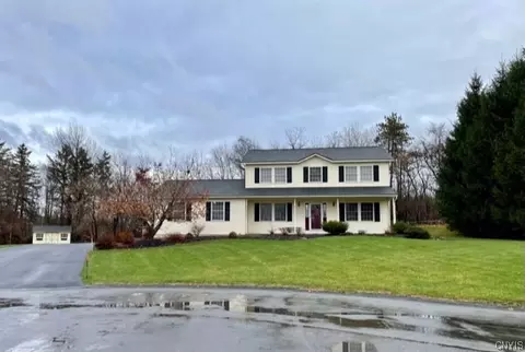 102 Black Walnut Cir, Camillus, NY 13031