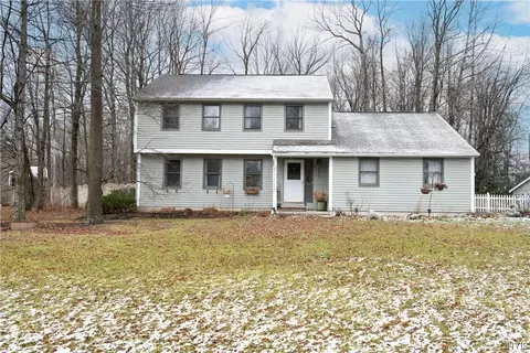 4825 Limehill Dr, Onondaga, NY 13215