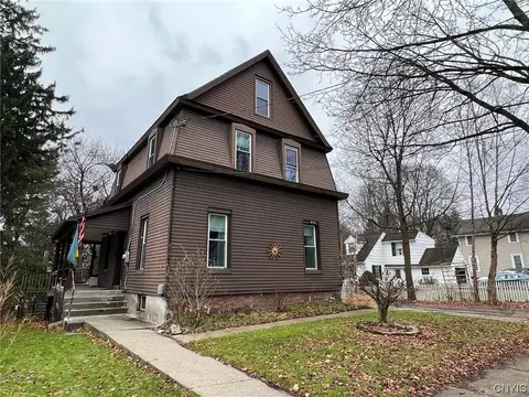 27 James St, Cortland, NY 13045