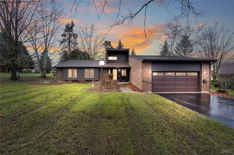 794 Fairway Cir, Van Buren, NY 13027