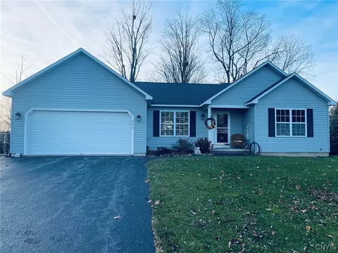 116 Festa Fairway Ln, Lysander, NY 13027