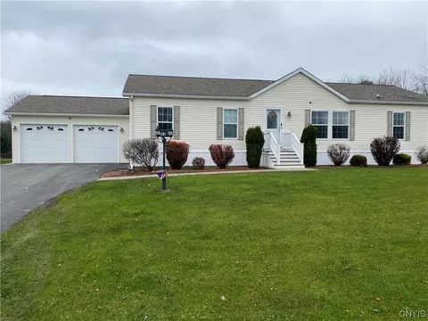 302 Gracie Pl, New Hartford, NY 13323