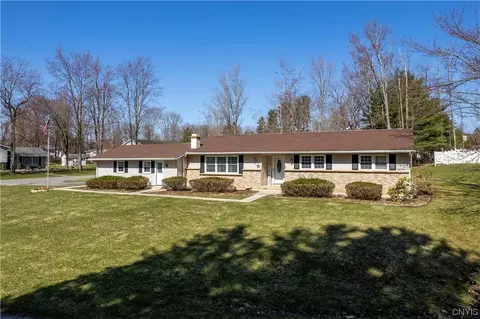 1 Chateau Dr, Whitestown, NY 13492