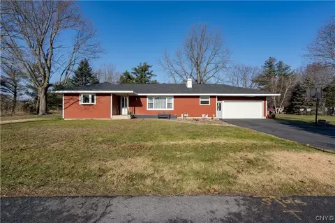 108 Hadley Dr, Le Ray, NY 13612