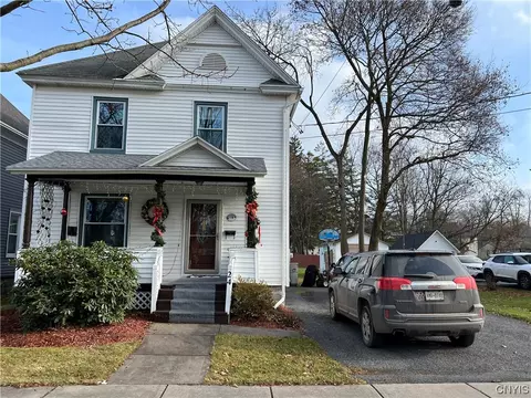 24 Grove Ave, Auburn, NY 13021