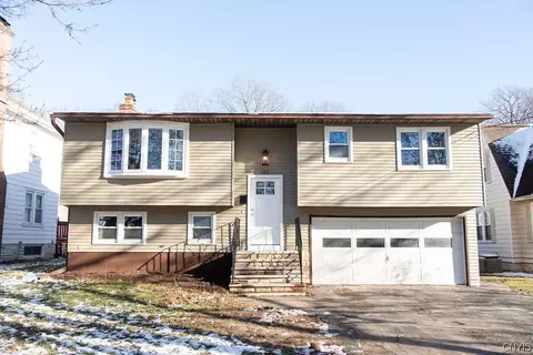 111 Meadow Rd, Geddes, NY 13219