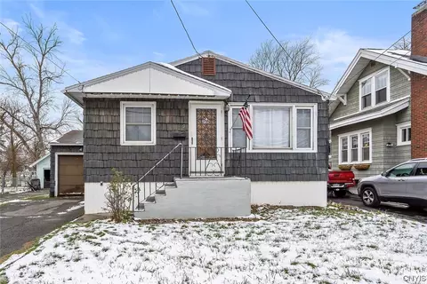 119 Roxford Rd N, Salina, NY 13208