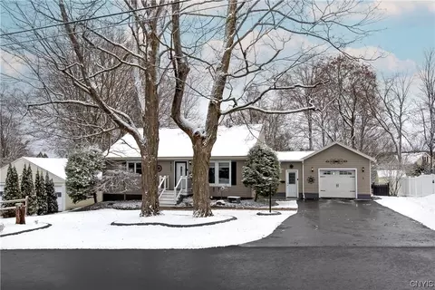 1 Overbrook Cres, New Hartford, NY 13413