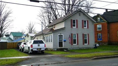 14 Oswego St, Camden, NY 13316