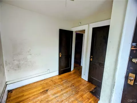 209 Kenmore Ave, Syracuse, NY 13205 photo 3