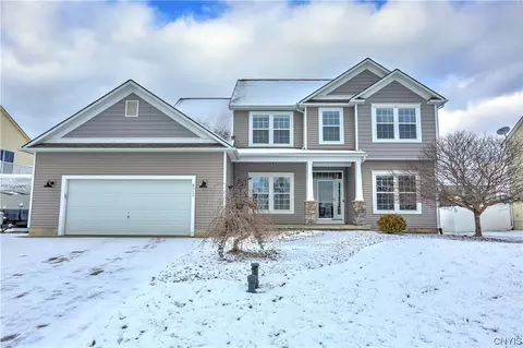 8512 Long Leaf Trl, Clay, NY 13090