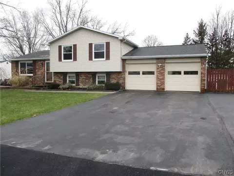 7340 Tomwood Dr, Salina, NY 13090