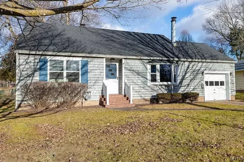 422 W Hinds Ave, Sherrill, NY 13461
