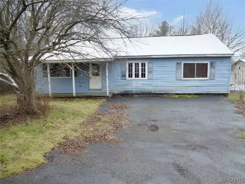 3244 Perryville Rd, Lysander, NY 13027