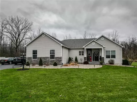 5881 Miralago Ln, Brewerton, NY 13029