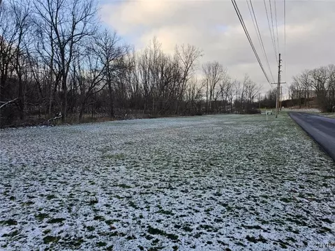 17 Bradley St, Auburn, NY 13021