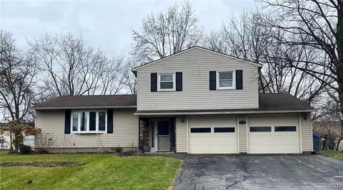 7421 Donegal, Clay, NY 13088