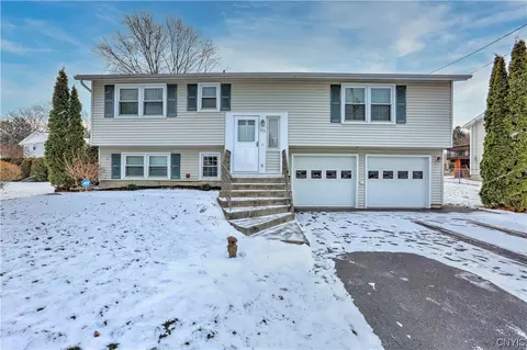 120 Suffolk Rd, Syracuse, NY 13219