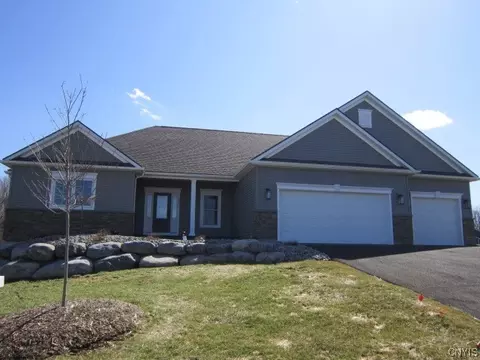 5860 Powder Horn Ln, Onondaga, NY 13078