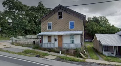 15 N Main St, Adams, NY 13605