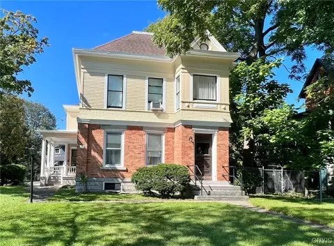 109 North St, Auburn, NY 13021