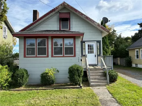 920 Cadillac St, Salina, NY 13208
