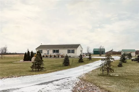 13489 Case Rd, Lyme, NY 13622