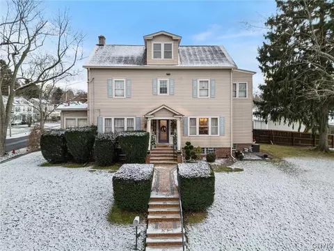 200 Homecroft Rd, Syracuse, NY 13206