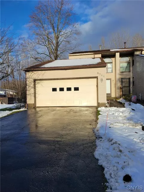 8399 Shoveler Ln, Clay, NY 13090