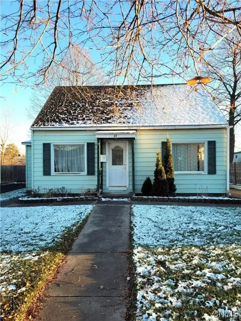 41 Parkway Dr, Whitestown, NY 13492