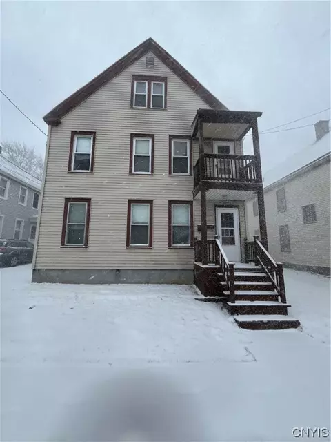 802 Eagle St E, Utica, NY 13501