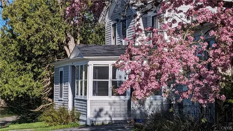 28 W Kendrick Ave, Hamilton, NY 13346
