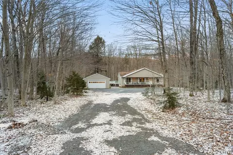 57 Uncas Rd, Inlet, NY 13360