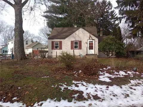 107 Ivon Dr, Syracuse, NY 13212