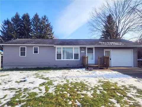 204 Hamilton Rd, Syracuse, NY 13212