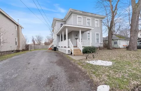 304 Ellis St, East Syracuse, NY 13057