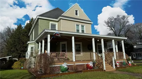 116 W Sands St, Oneida, NY 13421
