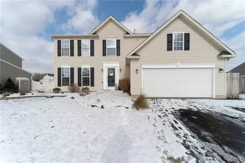 5411 Quamby Rd, Clay, NY 13041