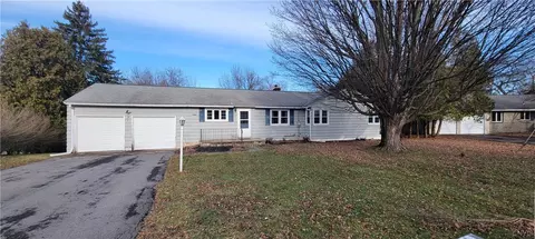 112 Fayette Cir, Fayetteville, NY 13066
