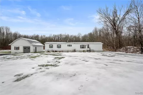 86-92 Phillips Rd, Granby, NY 13126