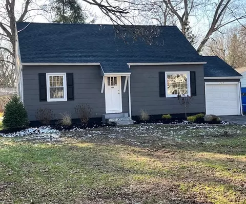 225 Shaver Ave, North Syracuse, NY 13212