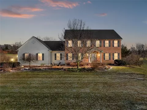 3954 Aquinnah Heights Dr, Marcellus, NY 13108