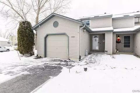 8191 Honeysuckle Dr, Liverpool, NY 13090