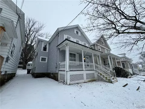 138 E 8th St, Oswego, NY 13126 photo 2