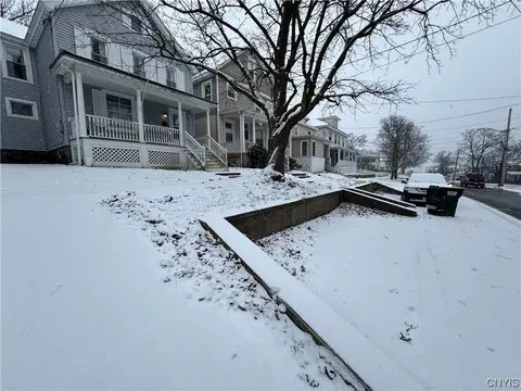 138 E 8th St, Oswego, NY 13126 photo 9